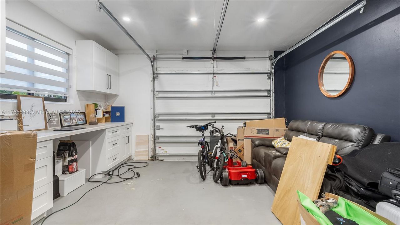 Garage Doubles as office or Workshop