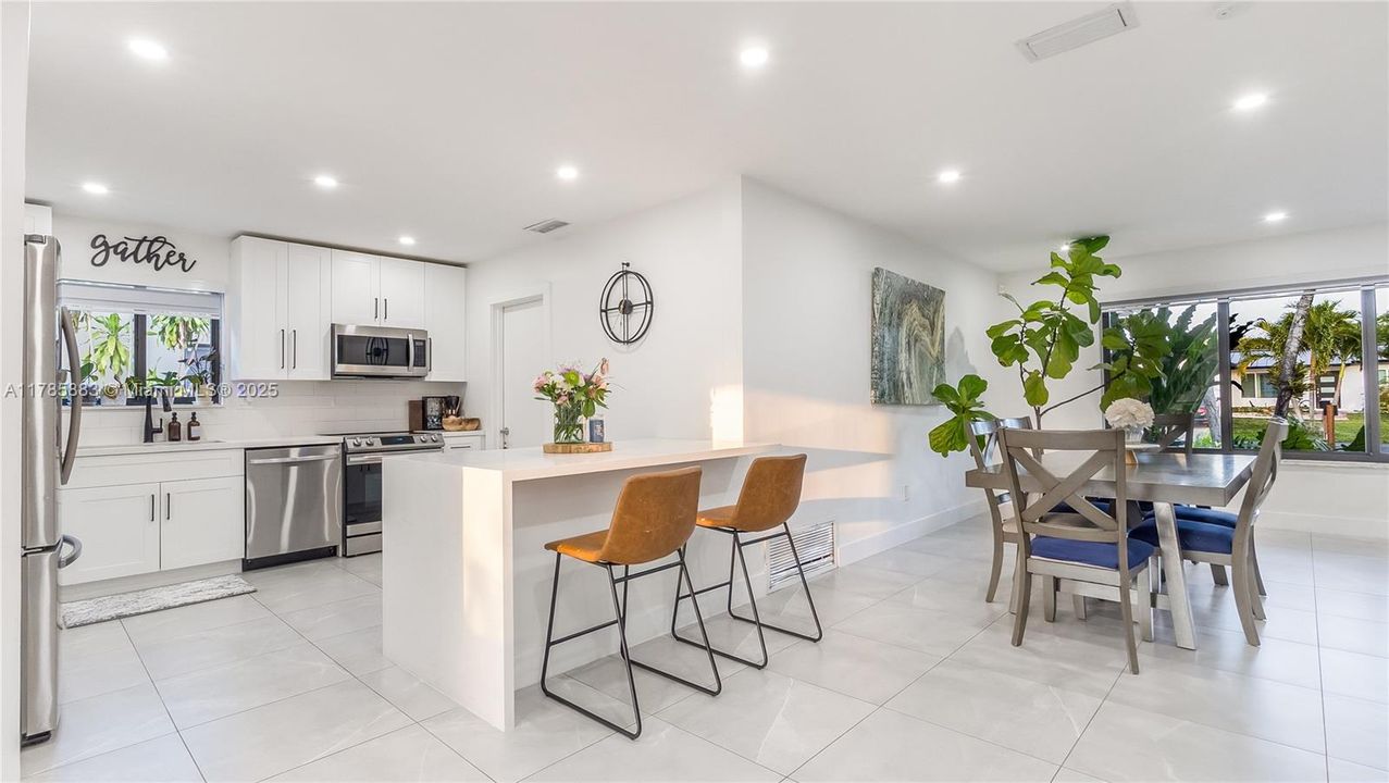 Vendido Recientemente: $660,000 (3 camas, 2 baños, 1606 Pies cuadrados)