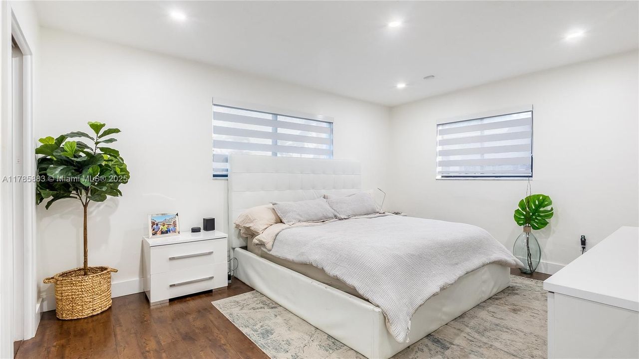 Vendido Recientemente: $660,000 (3 camas, 2 baños, 1606 Pies cuadrados)