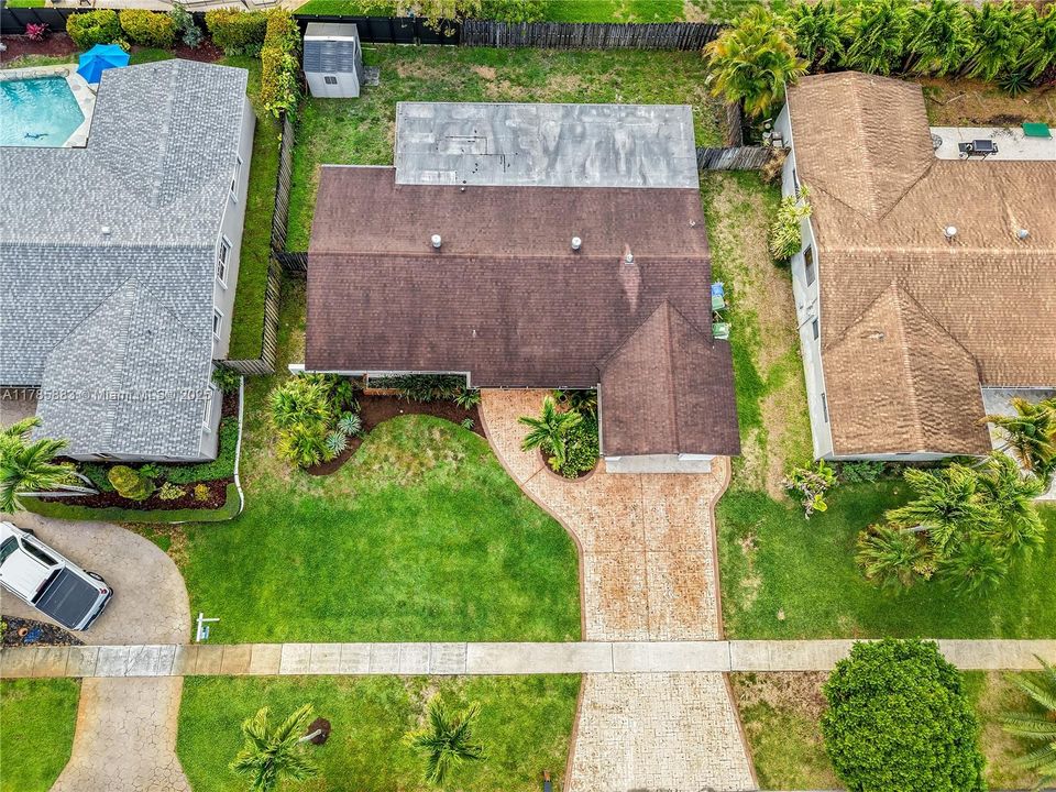 Vendido Recientemente: $660,000 (3 camas, 2 baños, 1606 Pies cuadrados)