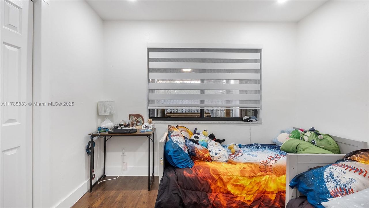 Vendido Recientemente: $660,000 (3 camas, 2 baños, 1606 Pies cuadrados)