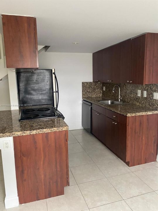 Recently Rented: $2,700 (2 beds, 2 baths, 1012 Square Feet)