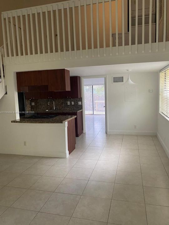 Recently Rented: $2,700 (2 beds, 2 baths, 1012 Square Feet)