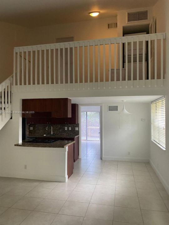 Recently Rented: $2,700 (2 beds, 2 baths, 1012 Square Feet)