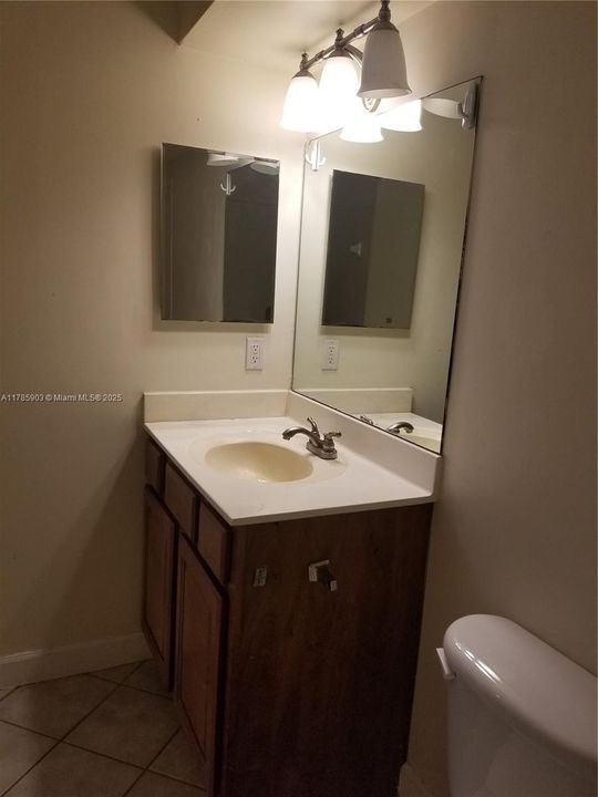 Recently Rented: $1,800 (1 beds, 1 baths, 862 Square Feet)