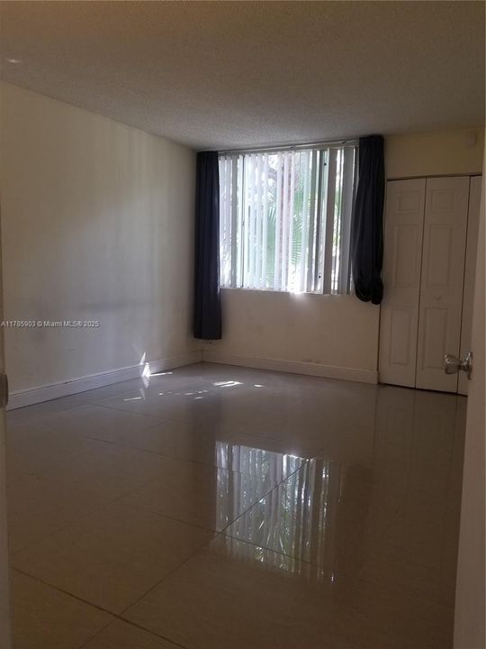 Recently Rented: $1,800 (1 beds, 1 baths, 862 Square Feet)