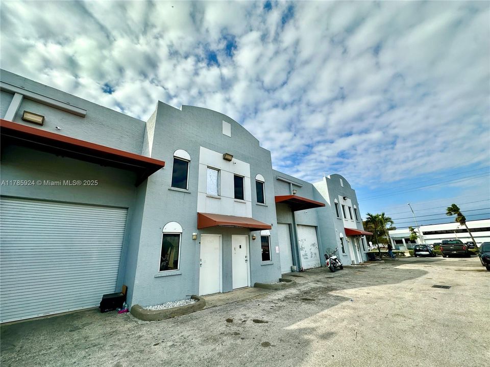 待售: $399,000 (0 贝兹, 0 浴室, 0 平方英尺)