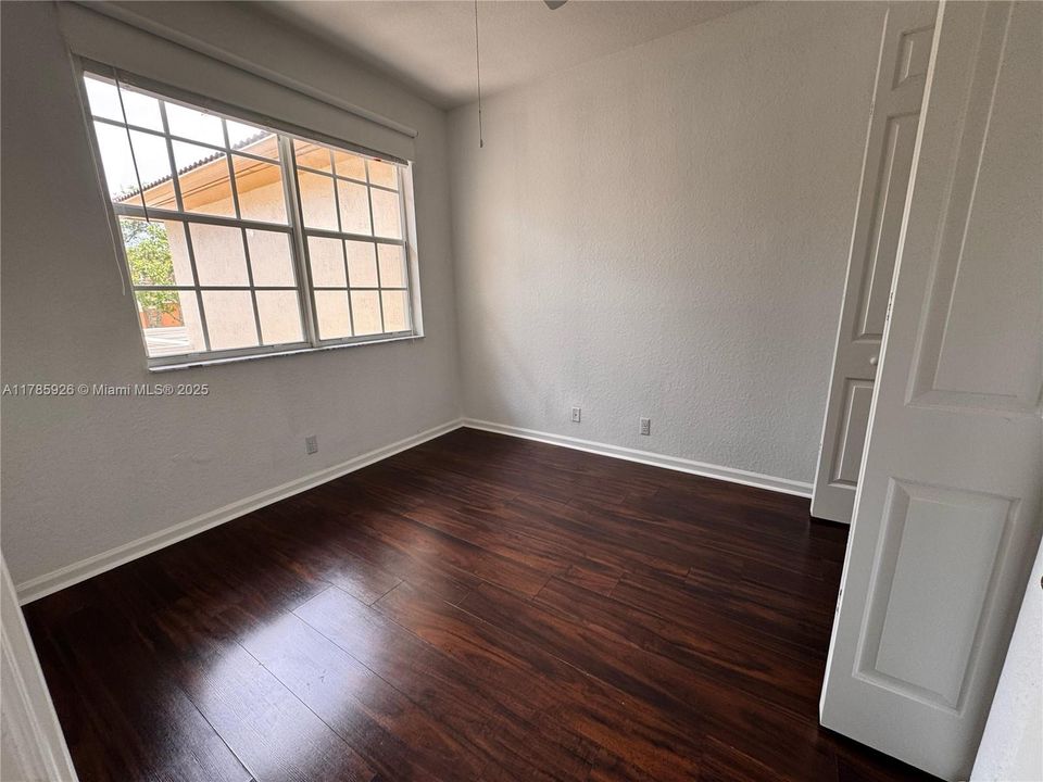 Recently Rented: $3,200 (3 beds, 2 baths, 1678 Square Feet)