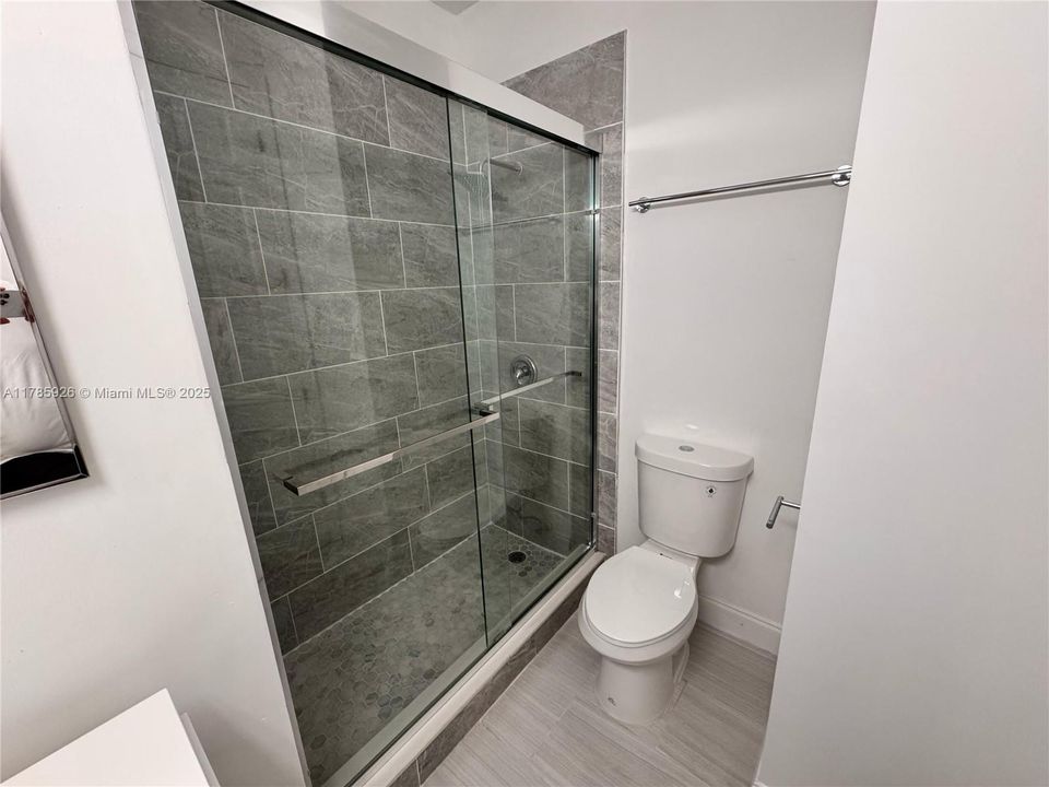 Recently Rented: $3,200 (3 beds, 2 baths, 1678 Square Feet)