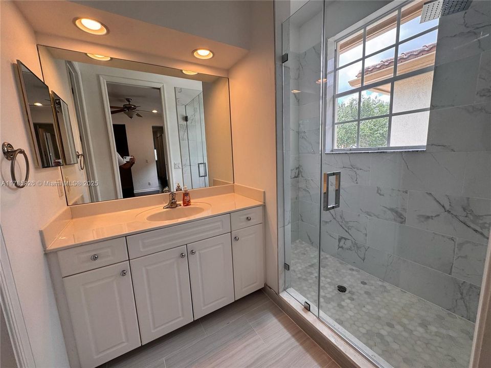 Recently Rented: $3,200 (3 beds, 2 baths, 1678 Square Feet)