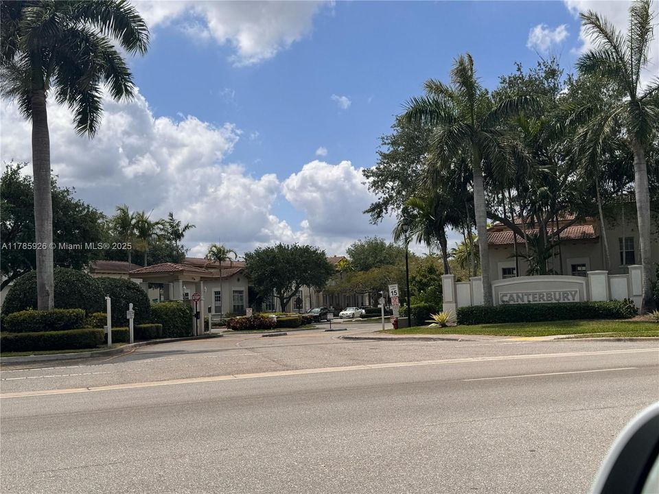 Recently Rented: $3,200 (3 beds, 2 baths, 1678 Square Feet)