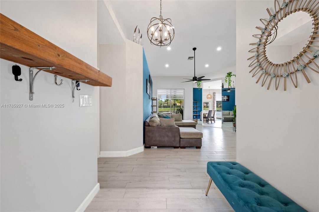 Недавно продано: $714,900 (4 спален, 3 ванн, 2122 Квадратных фут)