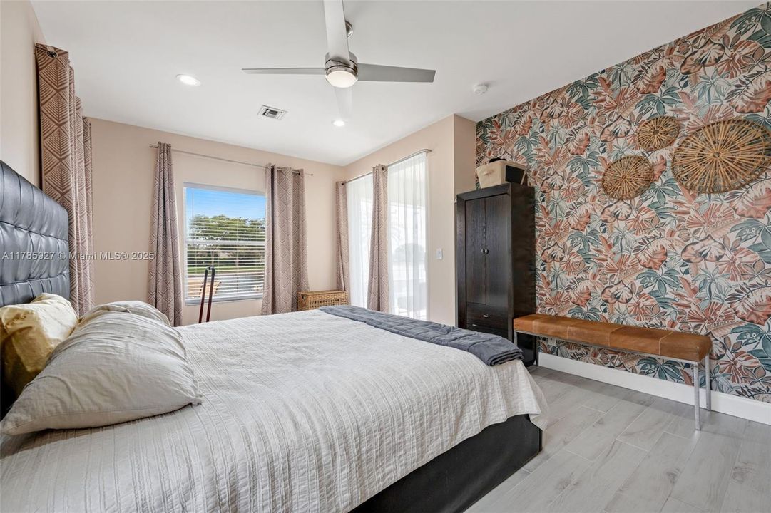 Недавно продано: $714,900 (4 спален, 3 ванн, 2122 Квадратных фут)