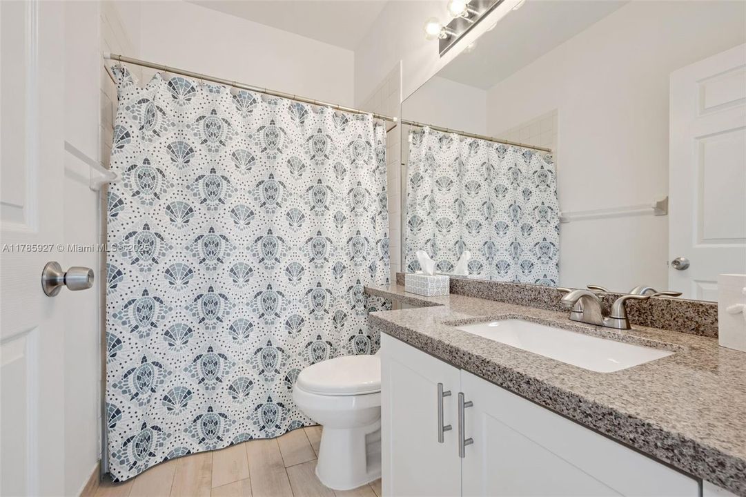 Недавно продано: $714,900 (4 спален, 3 ванн, 2122 Квадратных фут)