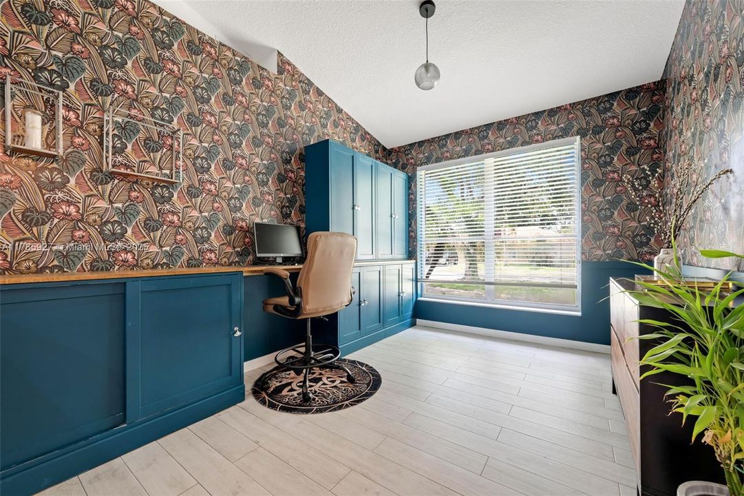 Недавно продано: $714,900 (4 спален, 3 ванн, 2122 Квадратных фут)