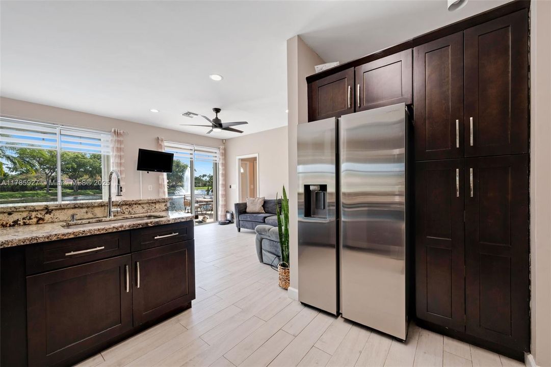 Недавно продано: $714,900 (4 спален, 3 ванн, 2122 Квадратных фут)