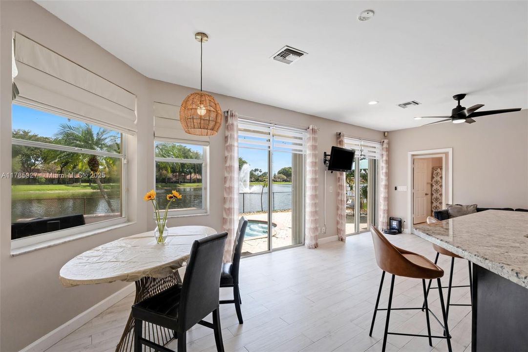 Недавно продано: $714,900 (4 спален, 3 ванн, 2122 Квадратных фут)