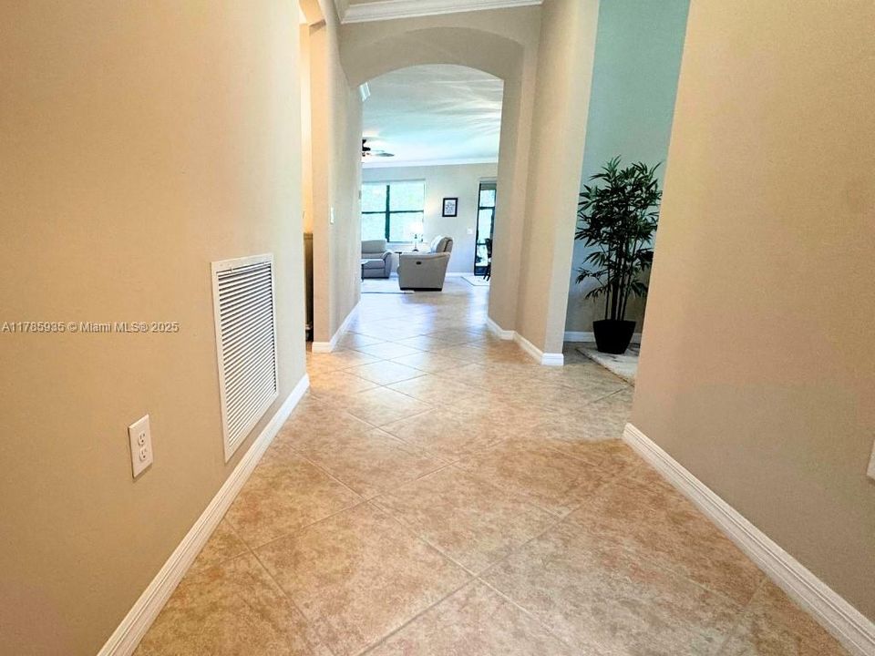 For Sale: $498,900 (2 beds, 2 baths, 1669 Square Feet)