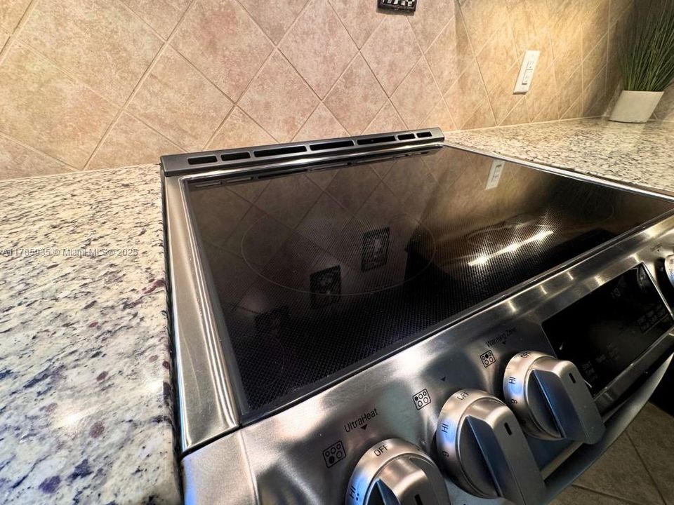For Sale: $498,900 (2 beds, 2 baths, 1669 Square Feet)