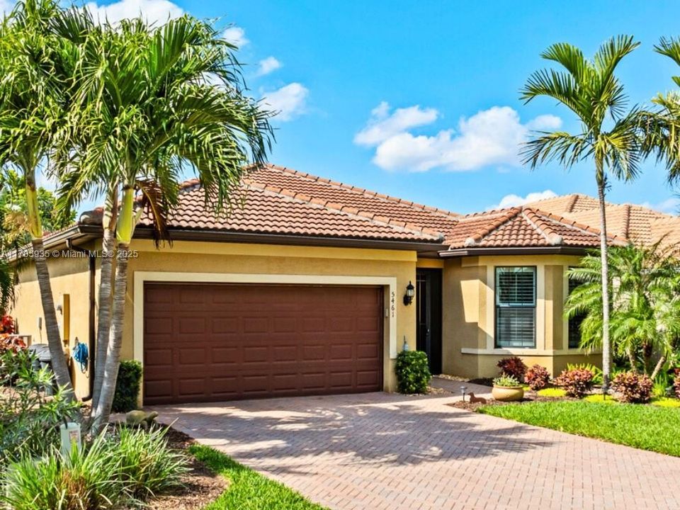 For Sale: $498,900 (2 beds, 2 baths, 1669 Square Feet)