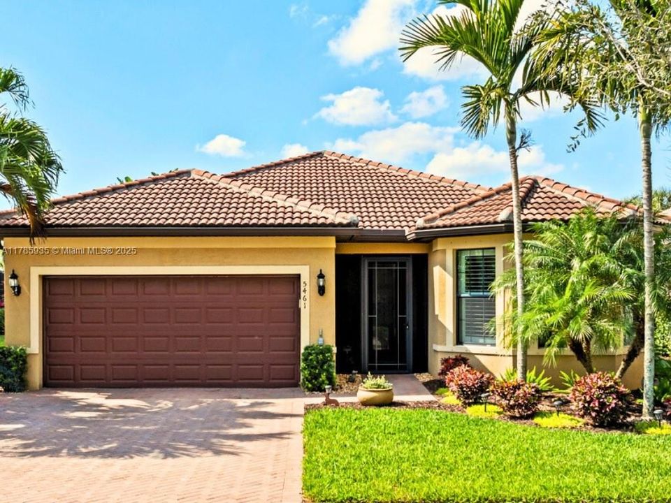 For Sale: $498,900 (2 beds, 2 baths, 1669 Square Feet)