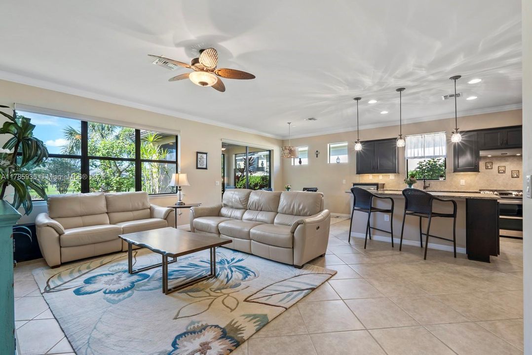 For Sale: $498,900 (2 beds, 2 baths, 1669 Square Feet)