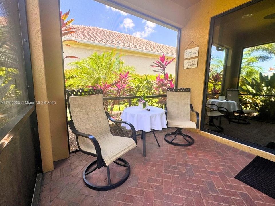 For Sale: $498,900 (2 beds, 2 baths, 1669 Square Feet)