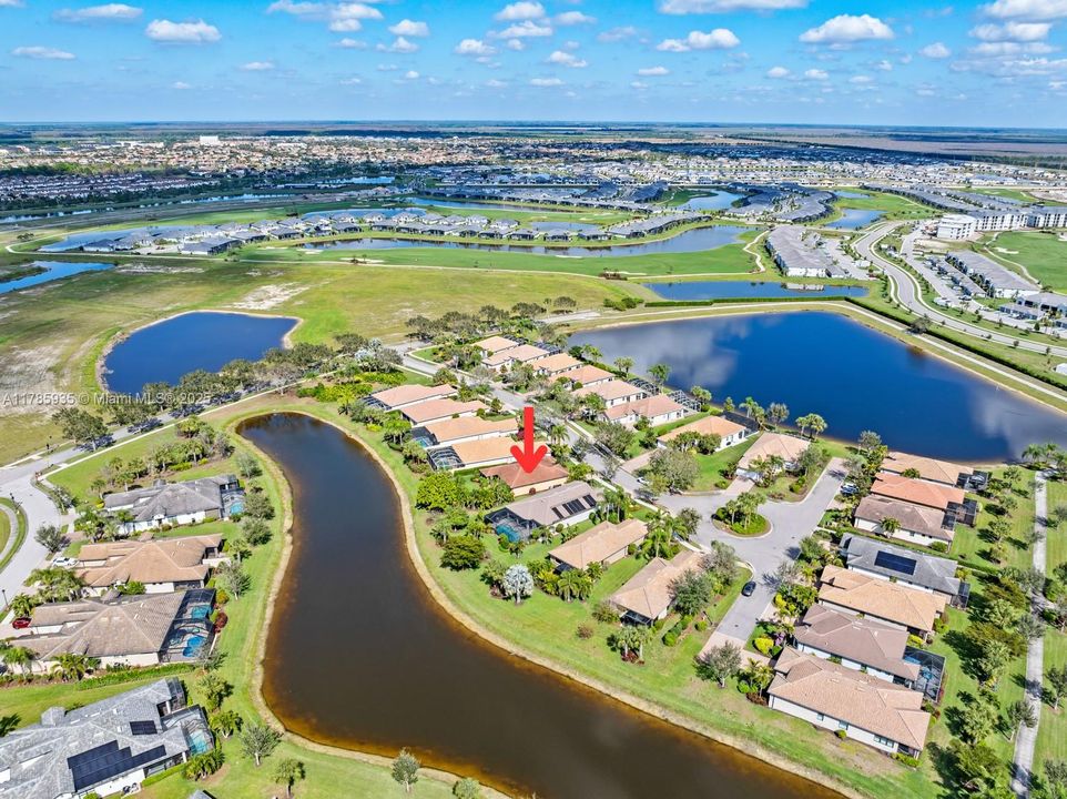 80' of waterfront in your backyard