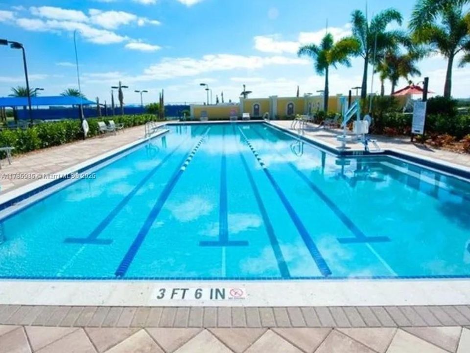 For Sale: $498,900 (2 beds, 2 baths, 1669 Square Feet)