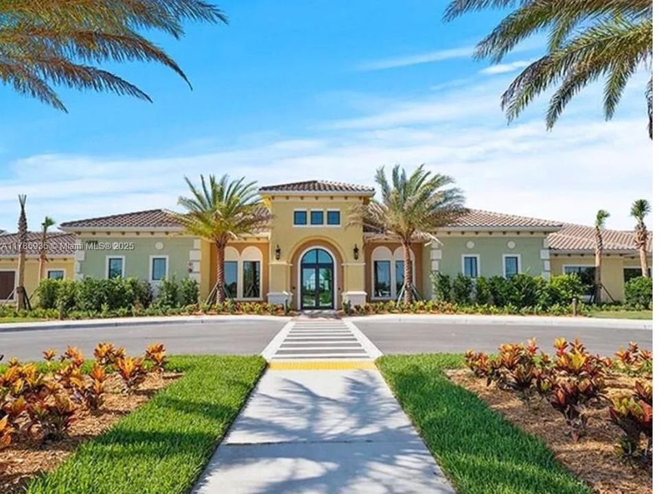 For Sale: $498,900 (2 beds, 2 baths, 1669 Square Feet)