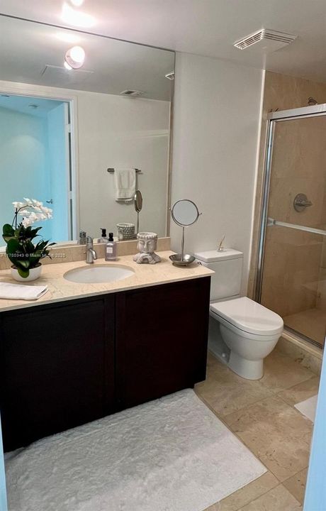 Recently Rented: $5,500 (3 beds, 2 baths, 1458 Square Feet)