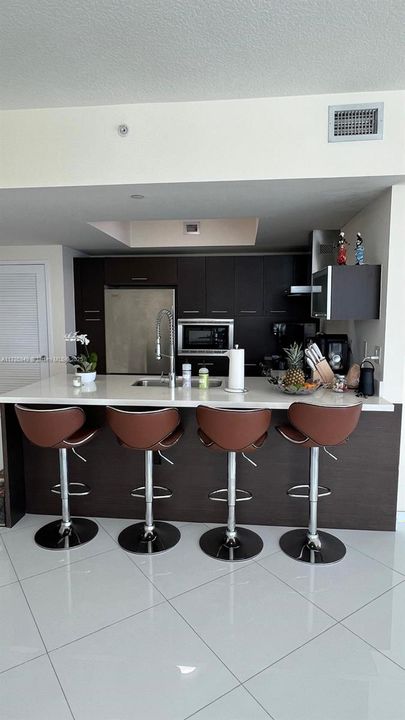 Recently Rented: $5,500 (3 beds, 2 baths, 1458 Square Feet)