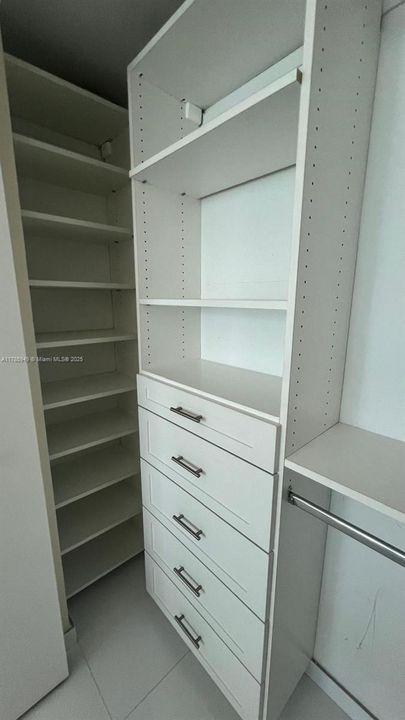 Recently Rented: $5,500 (3 beds, 2 baths, 1458 Square Feet)