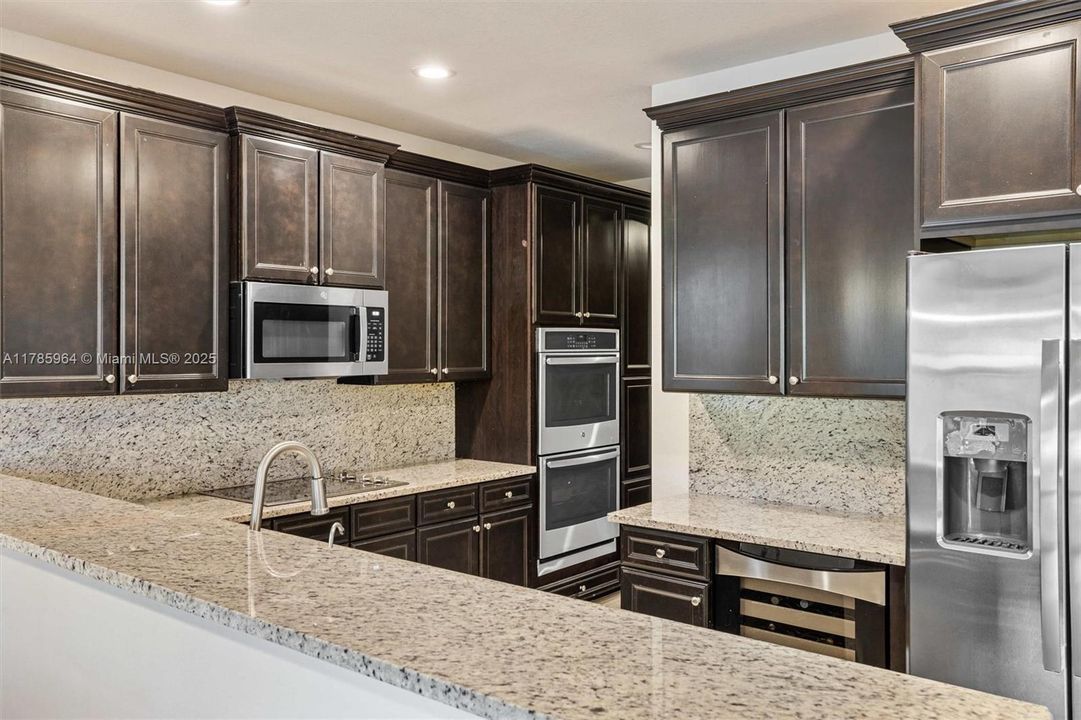 En Venta: $1,180,000 (5 camas, 4 baños, 3084 Pies cuadrados)