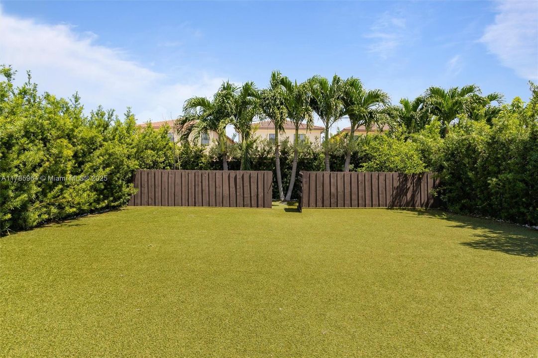 En Venta: $1,180,000 (5 camas, 4 baños, 3084 Pies cuadrados)