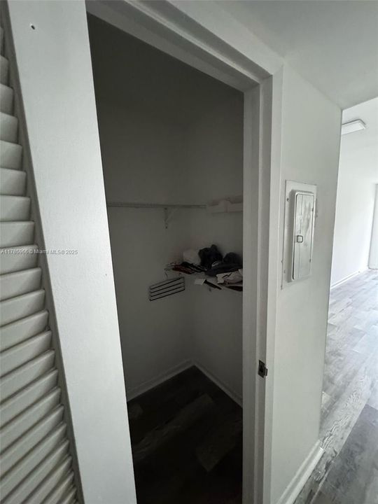 待售: $125,000 (1 贝兹, 1 浴室, 600 平方英尺)