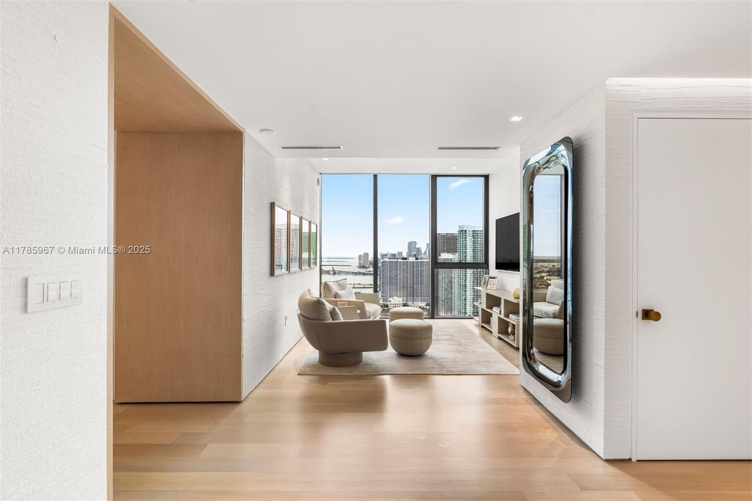 En Venta: $6,250,000 (5 camas, 5 baños, 3966 Pies cuadrados)
