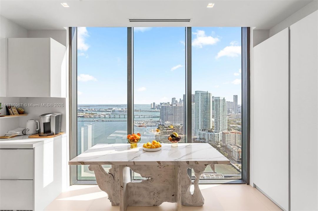 En Venta: $6,250,000 (5 camas, 5 baños, 3966 Pies cuadrados)