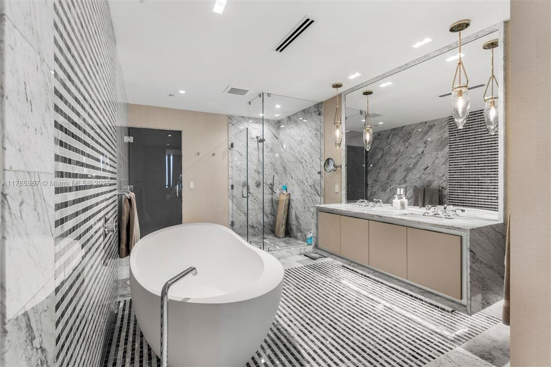 En Venta: $6,250,000 (5 camas, 5 baños, 3966 Pies cuadrados)