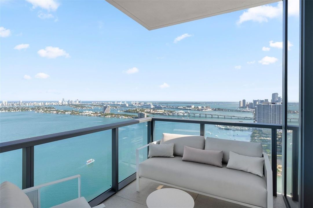 En Venta: $6,250,000 (5 camas, 5 baños, 3966 Pies cuadrados)