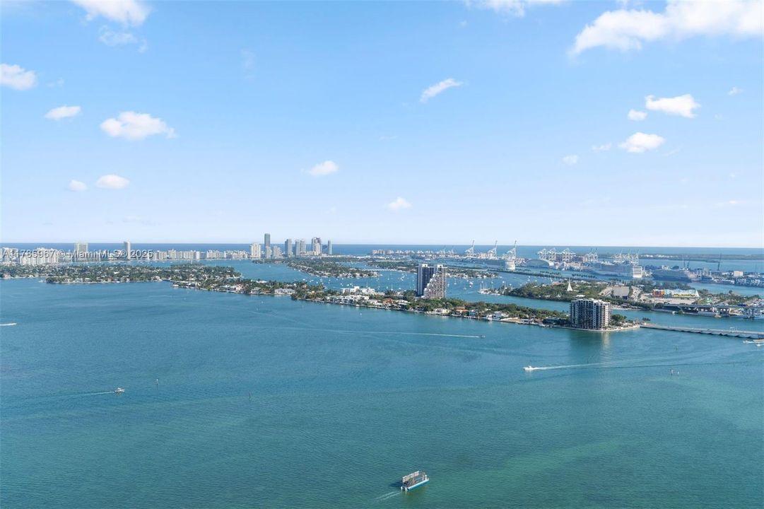 En Venta: $6,250,000 (5 camas, 5 baños, 3966 Pies cuadrados)