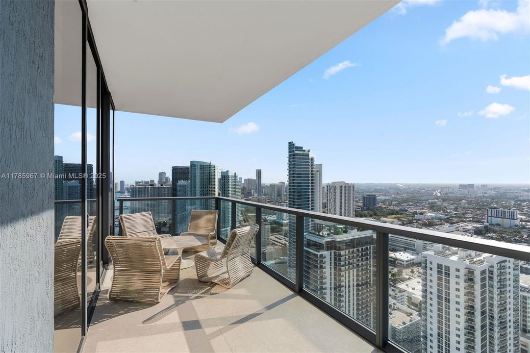 En Venta: $6,250,000 (5 camas, 5 baños, 3966 Pies cuadrados)