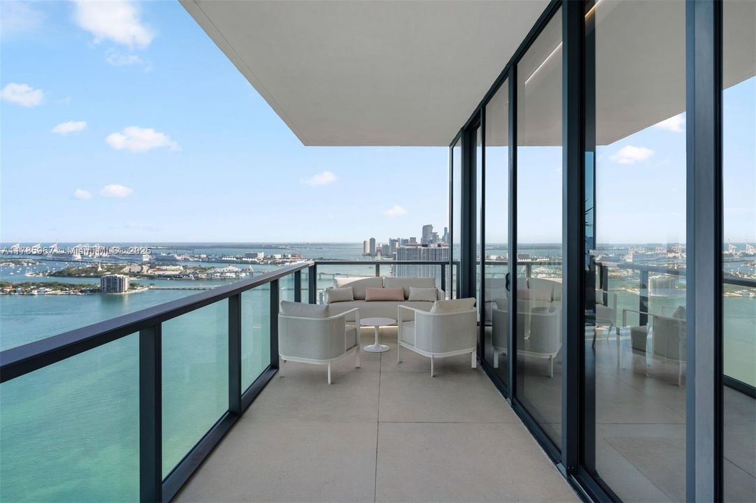 En Venta: $6,250,000 (5 camas, 5 baños, 3966 Pies cuadrados)