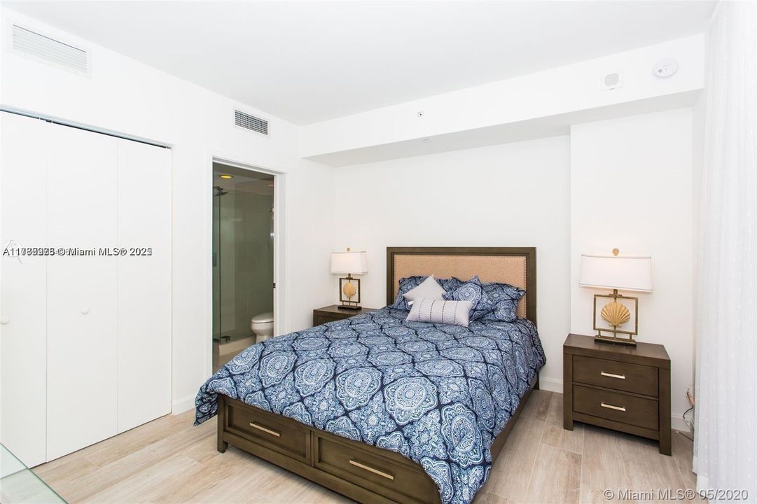 Recientemente alquilado: $5,400 (2 camas, 2 baños, 1026 Pies cuadrados)