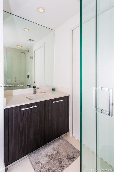 Recientemente alquilado: $5,400 (2 camas, 2 baños, 1026 Pies cuadrados)