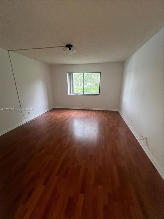 Recently Rented: $2,200 (2 beds, 2 baths, 1231 Square Feet)