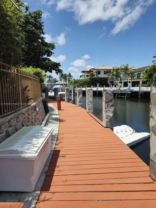 For Sale: $4,700,000 (3 beds, 4 baths, 4991 Square Feet)