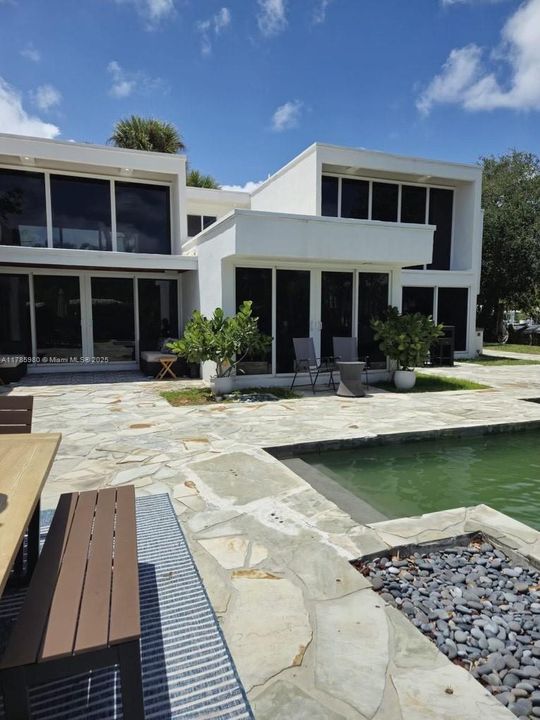 For Sale: $4,700,000 (3 beds, 4 baths, 4991 Square Feet)