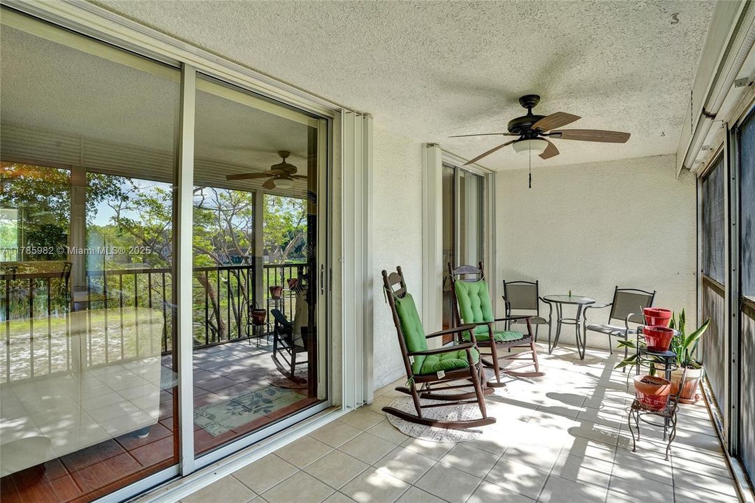 最近售出: $180,000 (2 贝兹, 2 浴室, 1100 平方英尺)