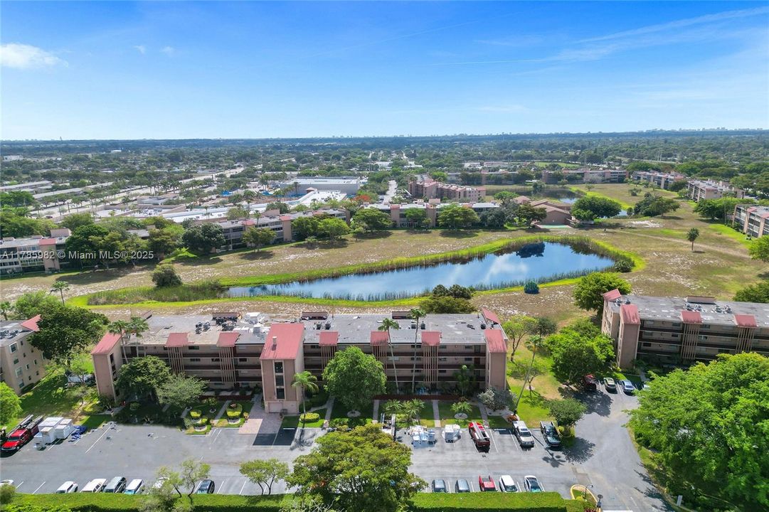 最近售出: $180,000 (2 贝兹, 2 浴室, 1100 平方英尺)